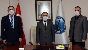 Fen Edebiyat Fakültesinde Devir Teslim Töreni Düzenlendi