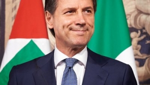 İtalya Başbakanı Giuseppe Conte, AB'de ortak tahvil çıkarma taleplerini reddeden Almanya'yı eleştirdi.