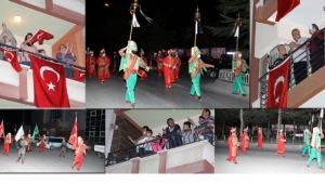 Mehter Takımından Evde Kalan Vatandaşlara Moral Konseri