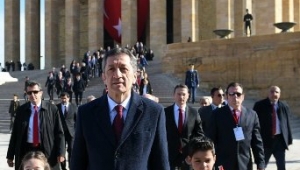 Millî Eğitim Bakanı Sayın Ziya Selçuk'un 23 Nisan Ulusal Egemenlik Ve Çocuk Bayramı Mesajı
