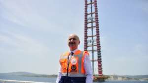 1915 Çanakkale Köprüsü'nün 318 metrelik çelik kuleleri tamamlandı