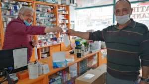 Afyon’da 400 bin maske 95 bin kişiye eczanelerden dağıtılıyor