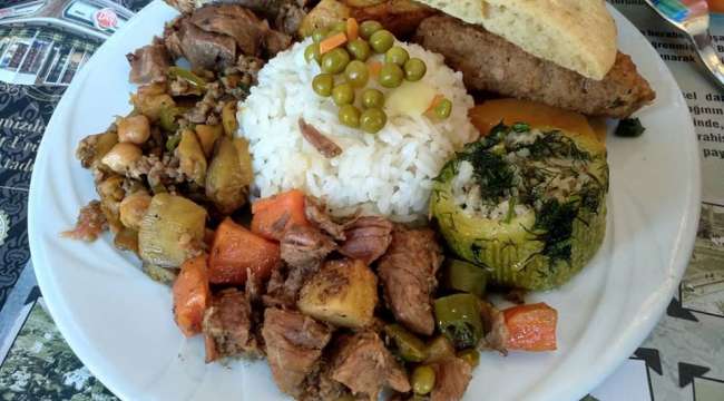 Afyon’da ramazan sofraları hem gözlere hem damak tadına hitap ediyor
