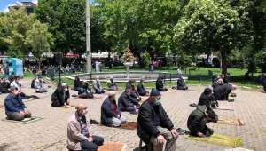 Afyonkarahisar'da 74 gün sonra ilk cuma namazı kılındı