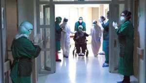 Afyonkarahisar’da 91 Yaşındaki hasta Koronayı Yendi