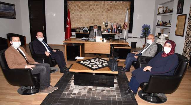 Akparti yöneticilerinden başkan Zeybek'e istişare ziyareti