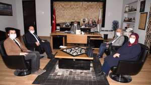 Akparti yöneticilerinden başkan Zeybek'e istişare ziyareti