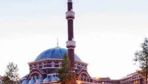 Almanya'da Camiler İbadete Açıldı