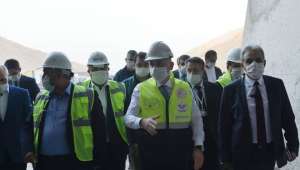 Bakan Karaismailoğlu, Karaman-Ulukışla Hızlı Tren Projesi'nin Ereğli şantiyesinde incelemelerde bulundu