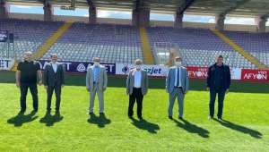 Başkan Zeybek futbol kulüplerine çağrıda bulundu