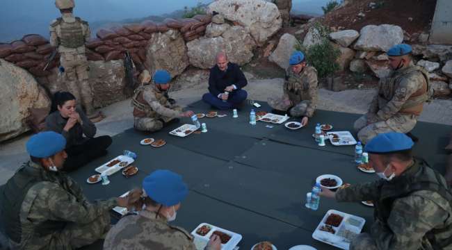 Cumhurbaşkanı Erdoğan, Namaz Dağı üs bölgesindeki askerlerle telefonla görüştü