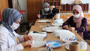 Dinar Halk Eğitimi Merkezinde Maske Üretimi Devam Ediyor