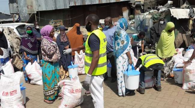 Kenya’da Karantina Altındaki Mahalleye İlk Yardım TİKA’dan