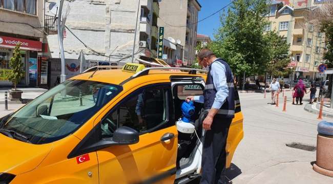 Sandıklı'da Ticari Taksiler Dezenfekte Edildi