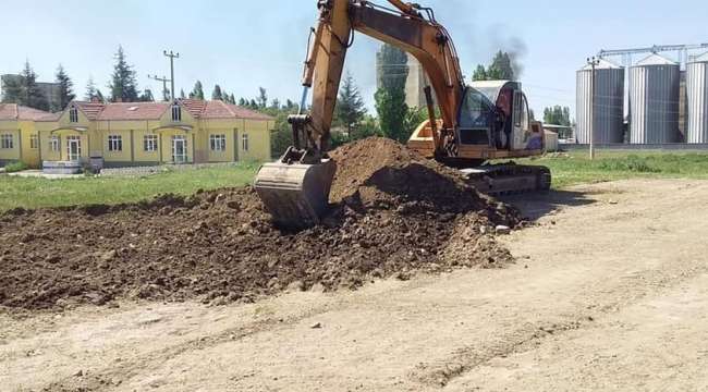 Sandıklı'da yöresel ürünler pazarı inşaatına başlandı