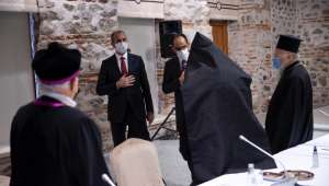 Bakan Gül ve Cumhurbaşkanlığı Sözcüsü Kalın, Azınlık Cemaatlerinin Temsilcileriyle Buluştu