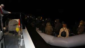 İzmir ve Balıkesir Açıklarında 38 Kaçak göçmen kurtarıldı