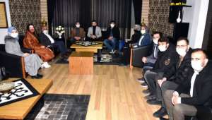 Akgençlik’ten başkan Zeybek’e ziyaret