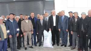 AfyonKarahisar'da çiftçilere nohut tohumu desteği