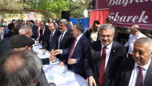 Ak Parti’de Coşkulu Bayramlaşma Töreni