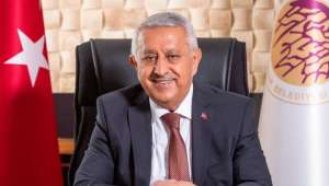 Başkan Zeybek : Bu kutlu geceyi iyi değerlendirerek dünya ve ahiretimizi mamur edecek ameller yapmaya gayret edelim.