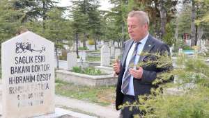 Olgun Bolvadin’de eski yol arkadaşlarını kabrinde ziyaret etti