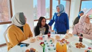 Rasime Fedakar, Susuzlu kadınlarla bir araya geldi