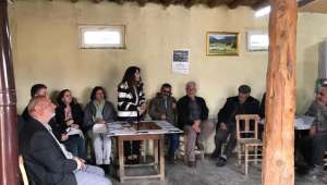 Topuklu Efe İlçeleri Arşınlıyor