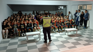 Afyonkarahisar’da İlkokul öğrencilerine trafik eğitimi