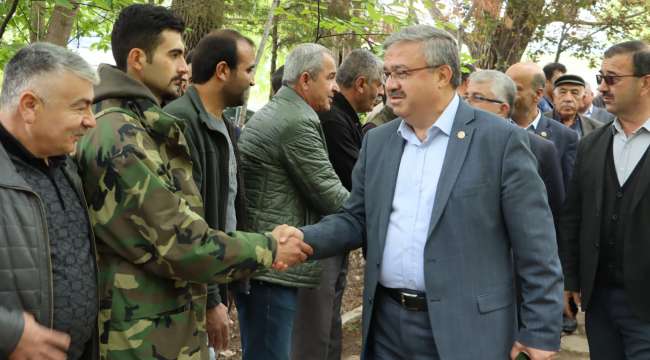 Ak Partili Yurdunuseven : AK Parti vefanın partisidir. Seçim sonrası en az oy vereni de en çok oy vereni de ziyaret ediyoruz.