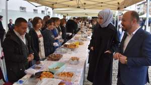 Dazkırı’da deprem bölgesi için kermes düzenlendi
