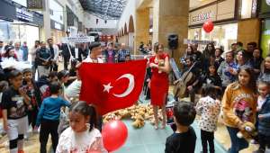 Depremzede Öğretmenin İsmi Kütüphanede Yaşayacak