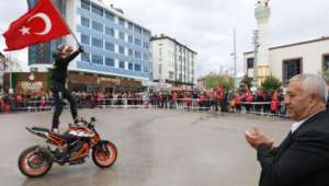 Zeybek Başkan Birkan Polat'ı Gençlerle Buluşturdu