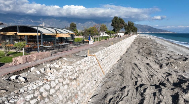 Antalya Büyükşehir Belediyesi’nden Demre Sahiline Güvenlik ve Güzellik Dokunuşu