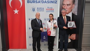 Başkan Bozbey, Dünya Şampiyonu Dilek Yavaş'ı Tebrik Etti