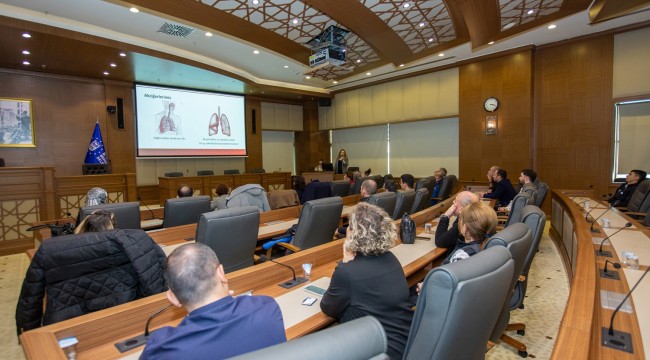Bursa Büyükşehir Belediyesi Personeline KOAH ve Tütün Kullanımının Zararları Anlatıldı