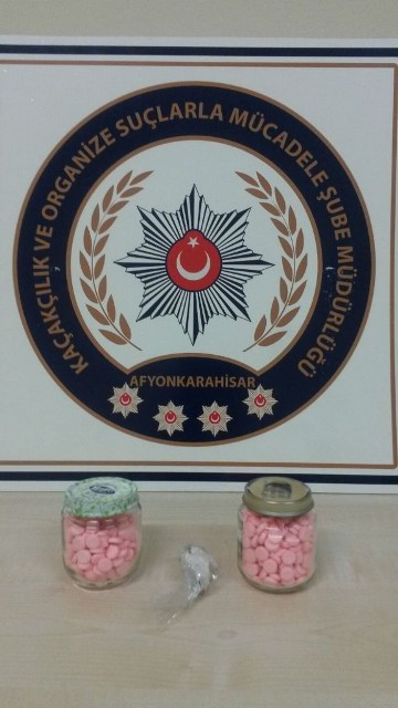 472 Adet Ecstasy Hap Ve Esrar Ele Geçirildi