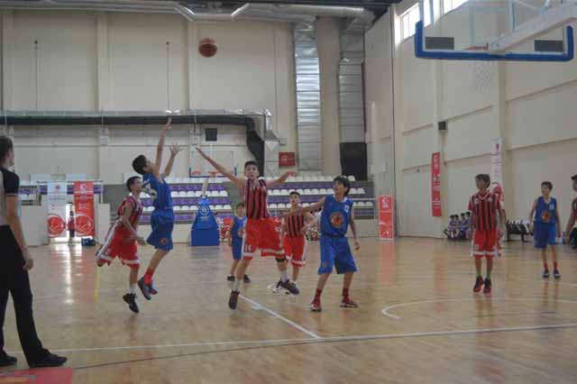 72 takımdan 1200 sporcu Minikler Şenliğine katılıyor
