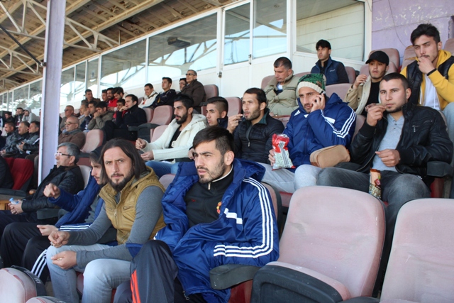 Afjet Afyonspor futbolcuları İle antrenörleri maçı izledi