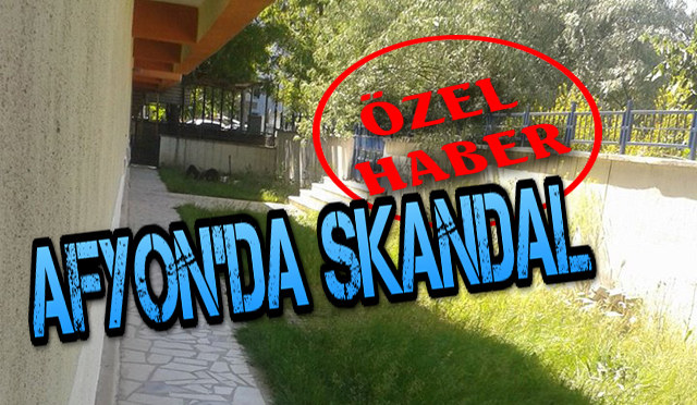 Ramazan'da iki genç ortalık yerde uygunsuz yakalandı