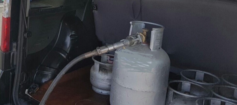 Afyon’da Otogazı kaçak olarak tüplere dolduran istasyona ceza yağdı