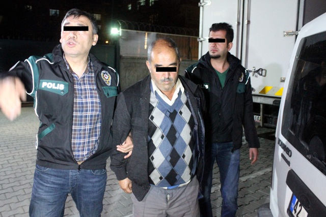 Afyon ve İzmir’e esrar taşıdığı iddia edilen şahıs yakalandı