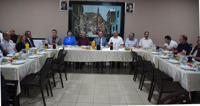 Afyonkarahisar Belediyesi personeli iftarda buluştu