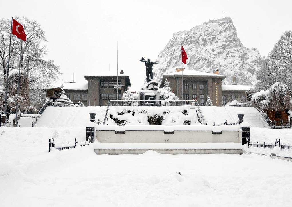 Afyonkarahisar’da okullar tatil edildi