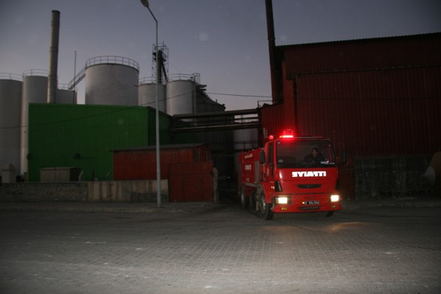 Afyonkarahisar’da Yağ Fabrikasında Çıkan Yangın Korkuttu