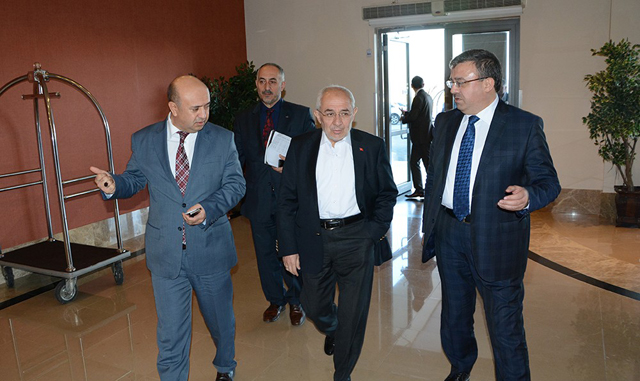 AK Parti Milletvekili Erdem Afyonkarahisar’da toplantıya katıldı