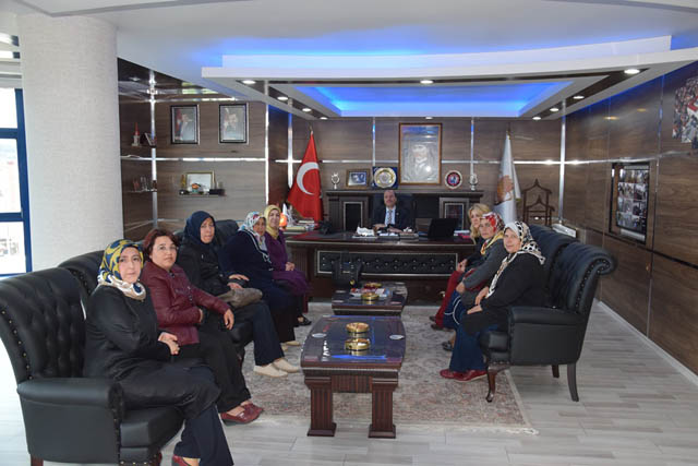 AK Partili kadınlardan Başkan Bozkurt’a ziyaret