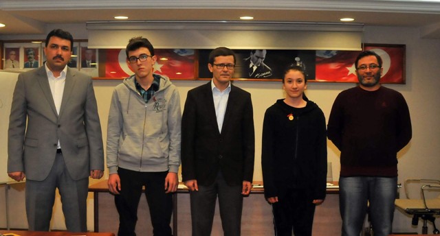 Akşehir Belediyesi’nden Başarılı Öğrencilere Ödül