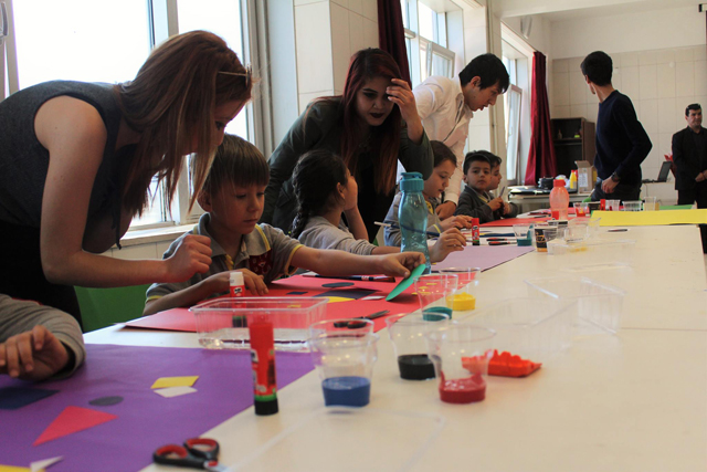 AKÜ’de Bahçeşehir Koleji öğrencilerine sanat eğitimi