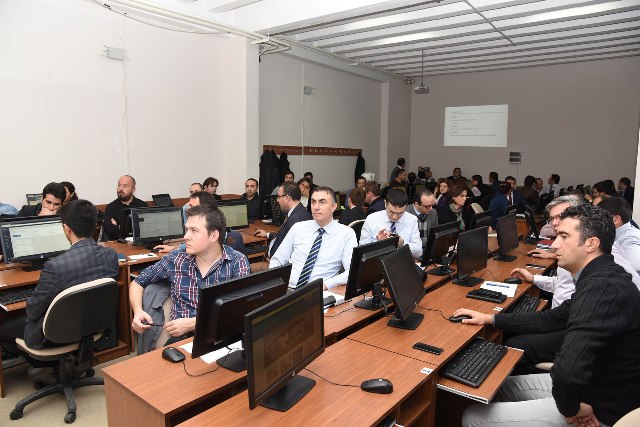 AKÜ’de hizmet içi eğitim düzenledi